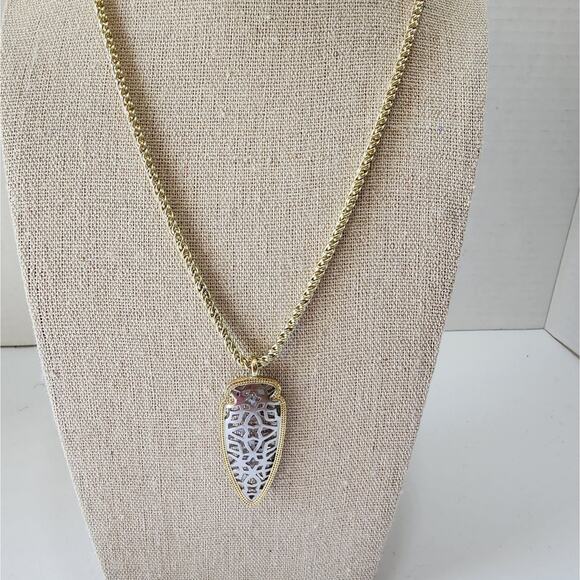 KENDRA SCOTT SADIE SILVER AND GOLD ARROWHEAD NECKLACE - Picture 7 of 8